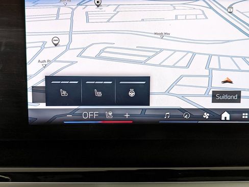 Certified 2025 BMW X7 M60i w/ Executive Package image 24