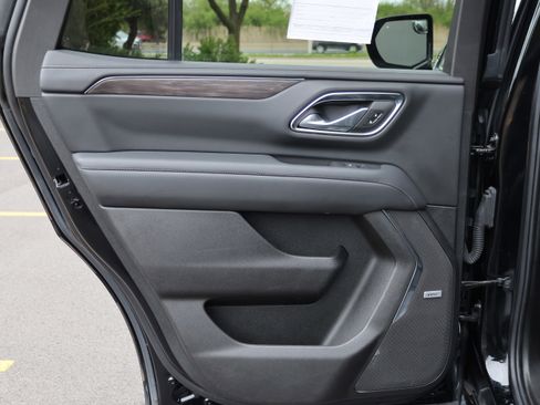 Used 2023 Chevrolet Tahoe Z71 AWD/4WD image 28