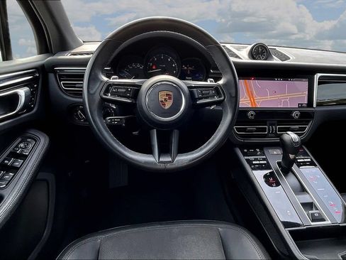 Used 2022 Porsche Macan AWD/4WD image 8