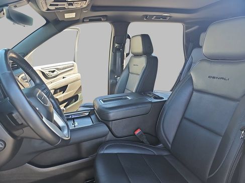 Certified 2021 GMC Yukon Denali w/ Denali Premium Package AWD/4WD image 19