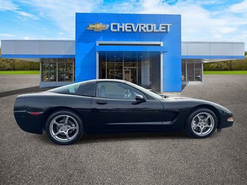Used 2004 Chevrolet Corvette Coupe w/ Preferred Equipment Group image 8