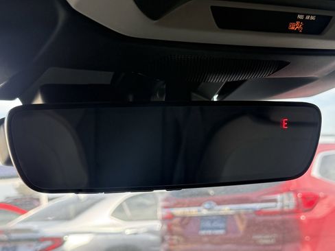 Used 2025 Subaru Crosstrek 2.0i Premium image 31