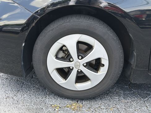 Used 2015 Toyota Prius Two FWD image 7