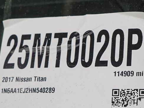 Used 2017 Nissan Titan SV AWD/4WD image 29