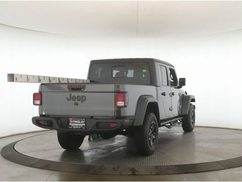Used 2024 Jeep Gladiator Sport image 7