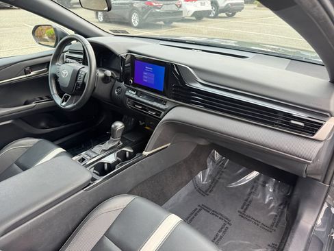 Used 2025 Toyota Camry SE FWD image 16