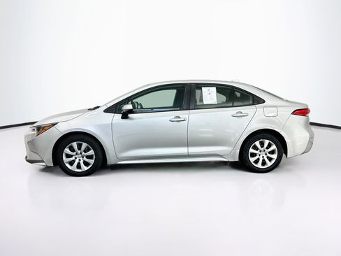 Used 2023 Toyota Corolla LE FWD image 4