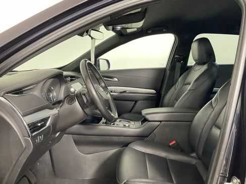 Used 2023 Cadillac XT4 Premium Luxury image 9