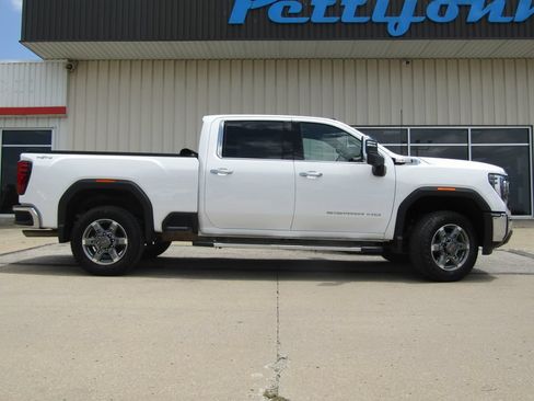 Used 2025 GMC Sierra 2500 SLT w/ SLT Convenience Package AWD/4WD image 2