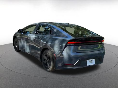 Used 2025 Toyota Prius LE image 11