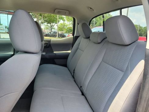 Used 2019 Toyota Tacoma SR5 RWD image 17