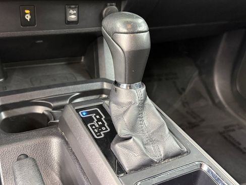 Used 2017 Toyota Tacoma TRD Sport image 24