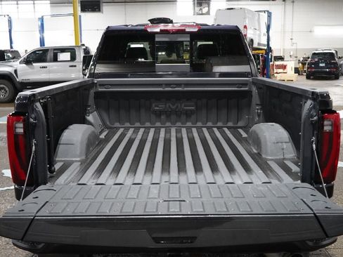 Used 2025 GMC Sierra 2500 Denali Ultimate w/ LPO, GMC Protection Package AWD/4WD image 11