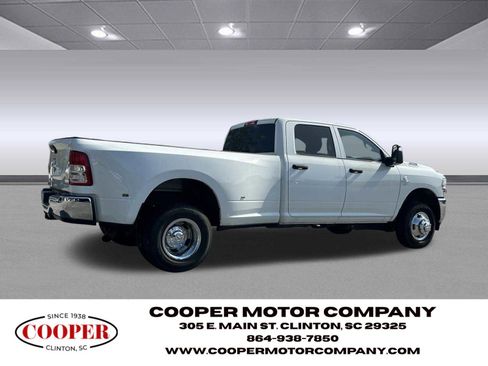 Used 2024 RAM 3500 Tradesman w/ Chrome Appearance Group image 5