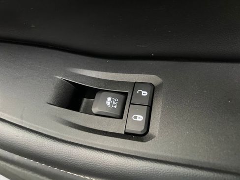 Used 2024 Jeep Grand Cherokee Altitude image 26