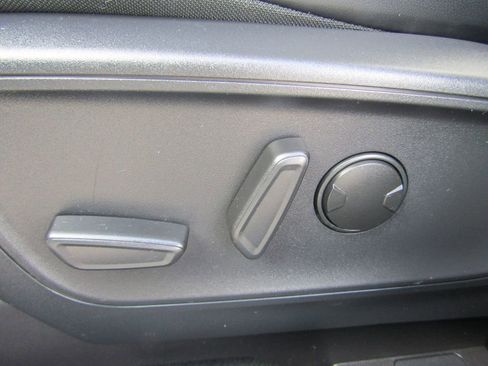 Used 2025 Ford Escape SE FWD image 15