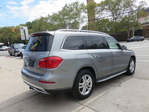 Used 2016 Mercedes-Benz GL 450 4MATIC image 4