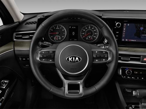Used 2021 Kia K5 LXS FWD image 8