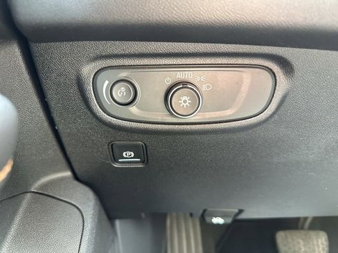 Used 2018 GMC Terrain SLE w/ Driver Alert Package I image 18