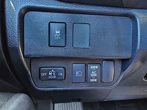 Used 2020 Toyota Tacoma TRD Off-Road w/ Technology Package image 19