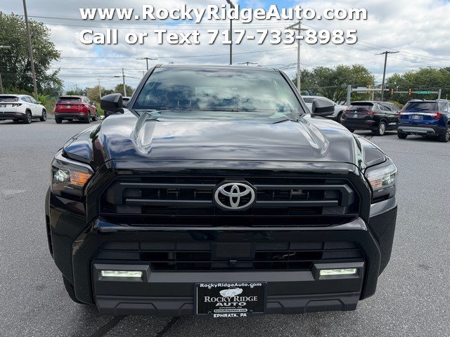 Used 2025 Toyota 4Runner SR5 AWD/4WD image 4