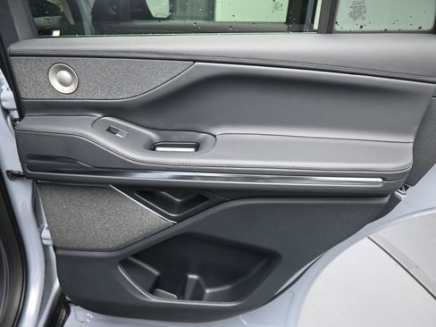 New 2025 Lincoln Navigator Reserve image 19