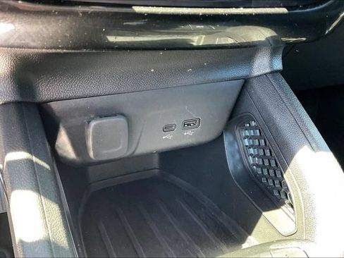 Certified 2025 Chevrolet TrailBlazer LT AWD/4WD image 33
