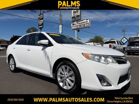 Used 2012 Toyota Camry XLE w/ Leather Pkg image 1
