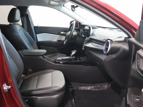 Used 2024 Chevrolet Trax LT w/ Driver Confidence Package FWD image 18