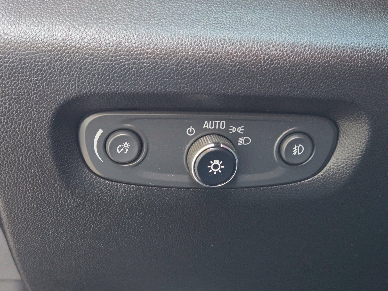 Used 2018 Chevrolet Traverse LT FWD image 22