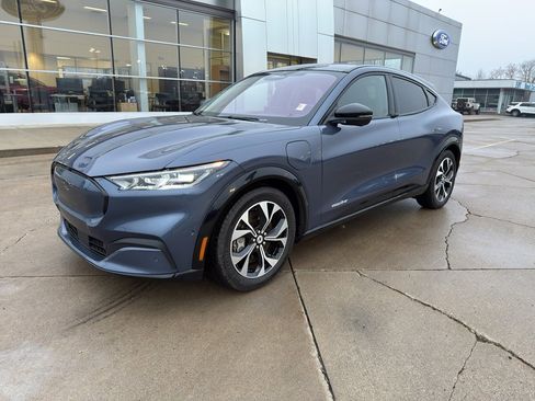 Used 2021 Ford Mustang Mach-E Premium image 1