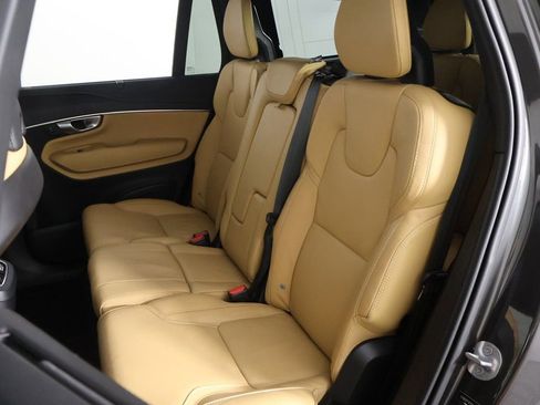 Used 2024 Volvo XC90 B6 Ultimate w/ Protection Package Premier AWD/4WD image 38