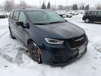 Used 2024 Chrysler Pacifica Premium video 2