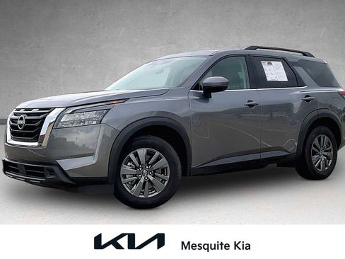 Used 2025 Nissan Pathfinder SV AWD/4WD image 1