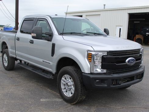 Used 2019 Ford F250 XLT AWD/4WD image 8