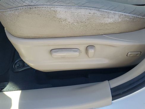 Used 2014 Toyota Venza XLE image 29