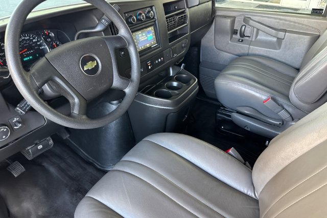 Used 2018 Chevrolet Express 2500 RWD image 10