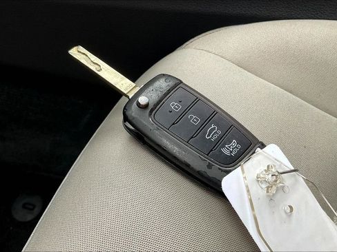 Used 2023 Hyundai Sonata SE FWD image 10