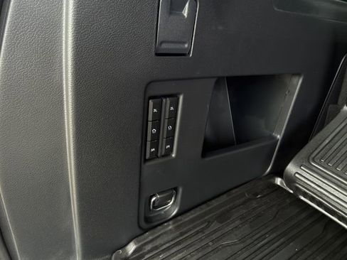 Used 2023 Ford Expedition Platinum image 32