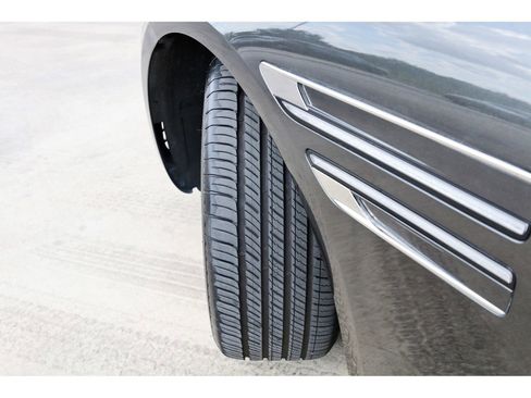 Used 2025 Genesis G80 2.5T image 31