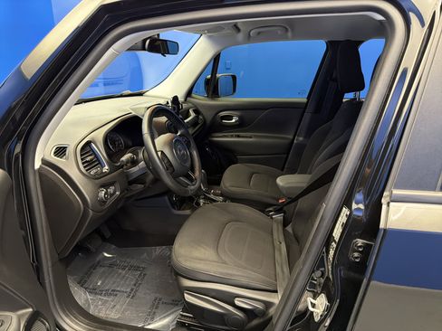 Used 2017 Jeep Renegade Altitude AWD/4WD image 12