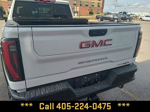 Used 2025 GMC Sierra 2500 AT4X image 13