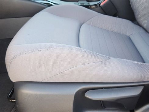 Used 2025 Toyota Corolla SE image 18