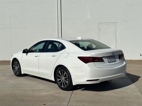 Used 2017 Acura TLX image 3