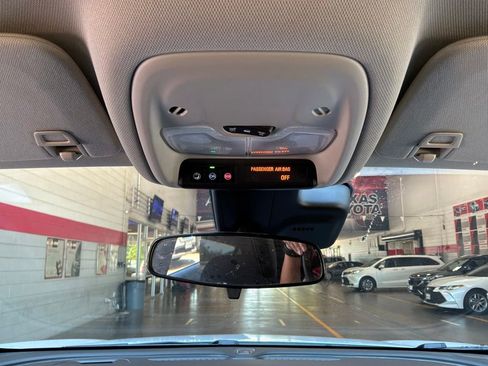 Used 2025 Buick Encore GX Preferred FWD image 12
