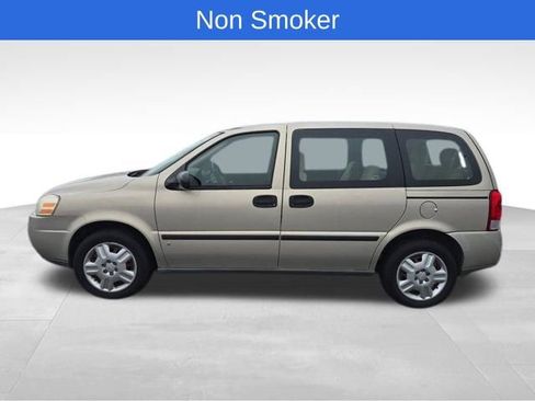 Used 2008 Chevrolet Uplander LS image 2