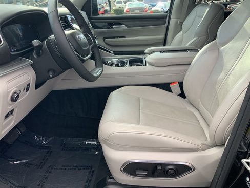 Used 2024 Jeep Wagoneer L Series II w/ Flexible Seating Group image 14