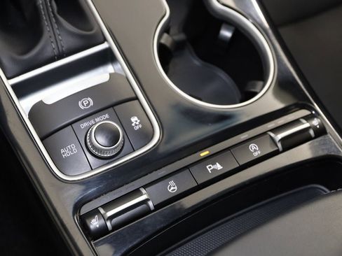 Used 2018 Kia Stinger Premium image 28