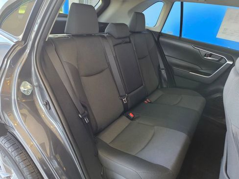 Used 2025 Toyota RAV4 XLE AWD/4WD image 27