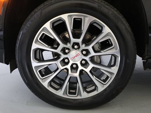 Used 2025 GMC Yukon XL Denali w/ Denali Reserve Package AWD/4WD image 21